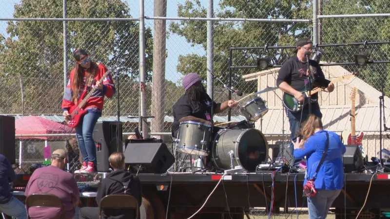 Redfield's Rock for the Cure fest strikes a chord for breast cancer patients