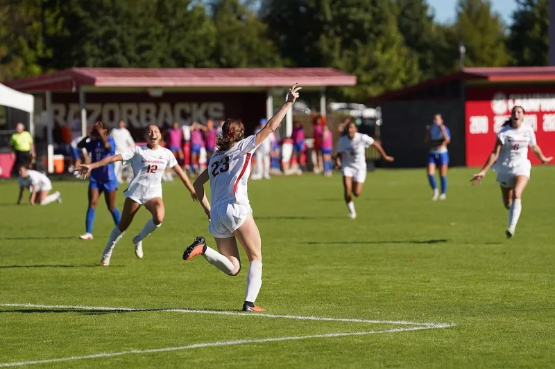 MacKenzie Gwin's last-minute goal lifts Arkansas soccer to important win over Florida