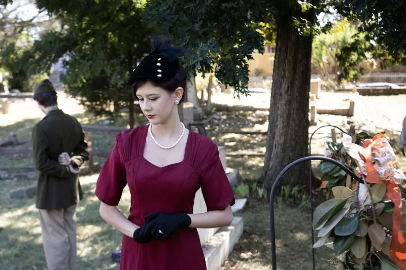 Annual 'Tales of the Crypt' at Little Rock's Mount Holly Cemetery has Parkview students bringing history to life