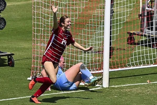 Arkansas soccer forward MacKenzie Gwin named SEC Freshman of the Week