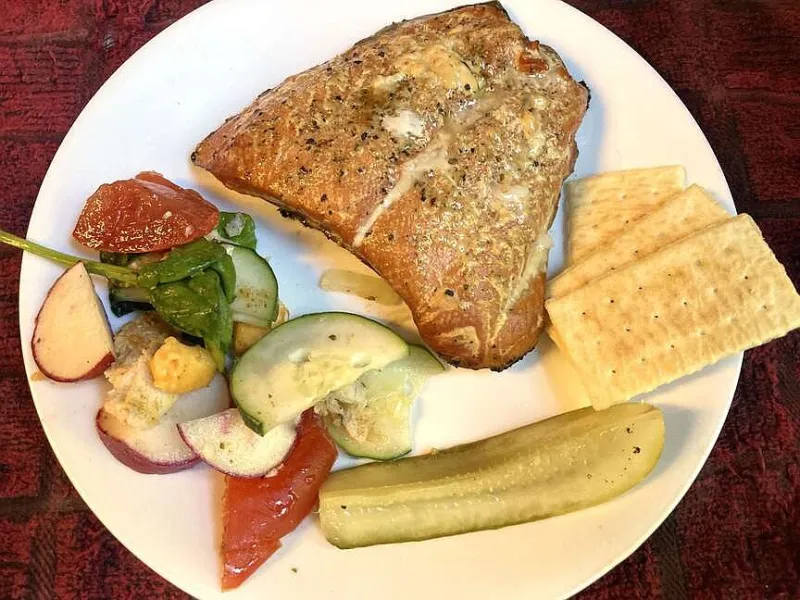 OPINION | PUTTHOFF: Grilled salmon better with sauce