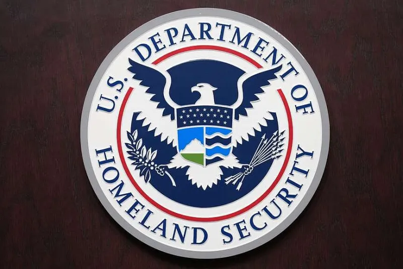 Some migrants to retain US status