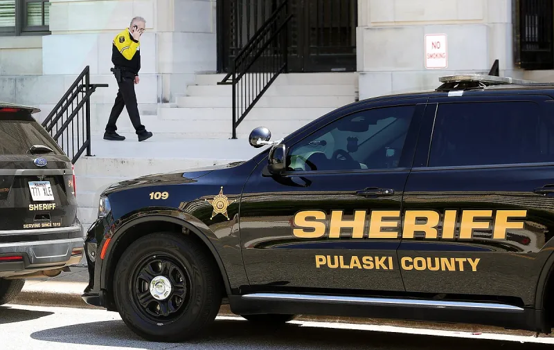 Pulaski County jail deputy watching movie the morning inmate on suicide watch suffered fatal emergency