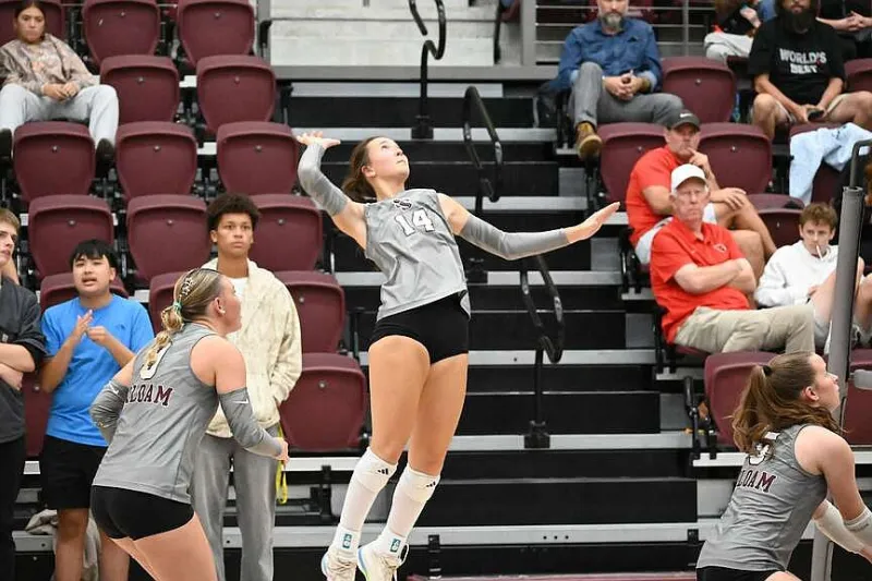 Farmington sweeps Siloam Springs