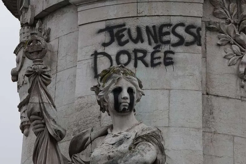 Curfews imposed amid French riots