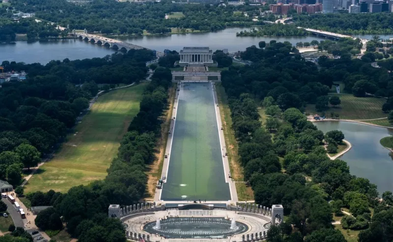 Everything Trump touches dies-except for algae in the Reflecting Pool