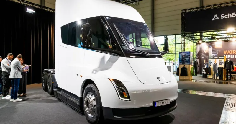First recorded Tesla Semi crash kills two people in Nevada
