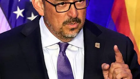 Judge blocks enforcement of attire rule at Arizona polling places