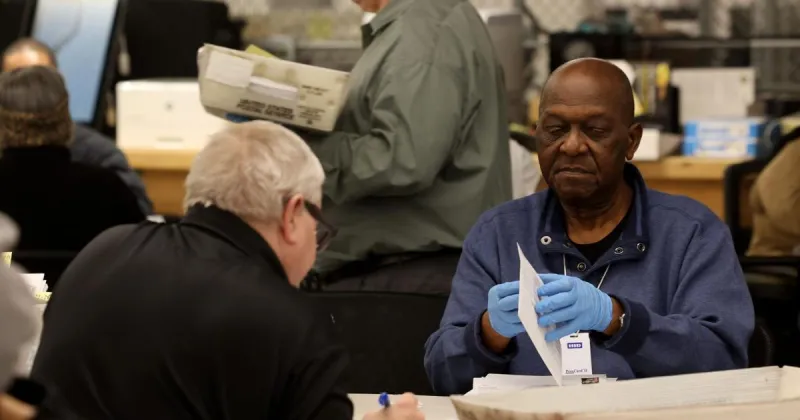 Judge rules Illinois not required to turn over voter rolls to Feds
