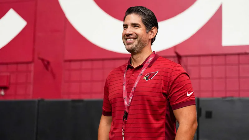 Jess Quionez Gets Shot At Dream Job With Cardinals Spanish Play-By-Play