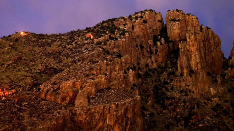 Wildfire near Tucson burns in rugged canyon