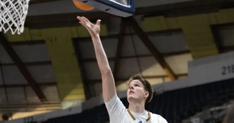 NAU ROUNDUP: Mains, Johnson return to men's basketball on coaching staff