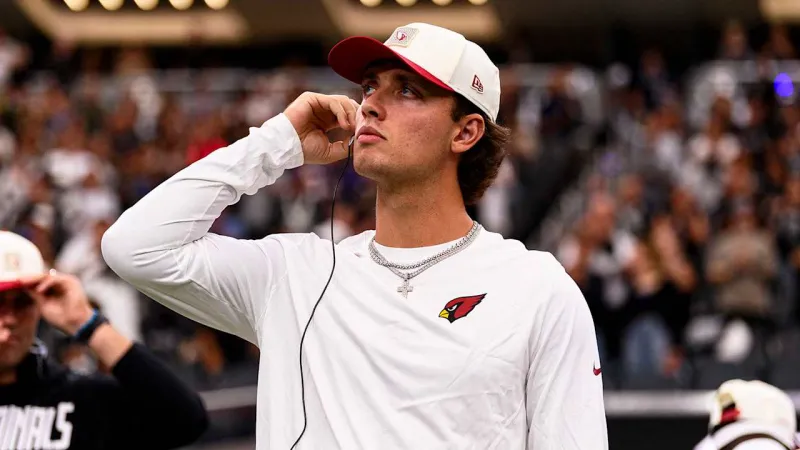 Sideline Still Beckoning Beck For Cardinals