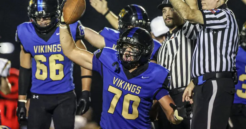 'He can throw the ball': Quarterback Owen McLean sparks Tri-Valley to win over LeRoy