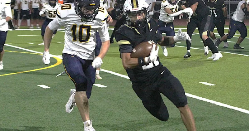 Douglas rallies from 14-point deficit to stun Flowing Wells 21-14