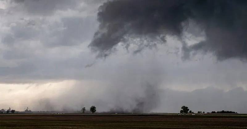 How close is Illinois to breaking all-time US tornado record?