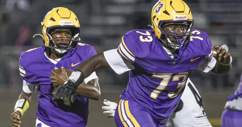 Bloomington's Chris Rose in a rush to make plays