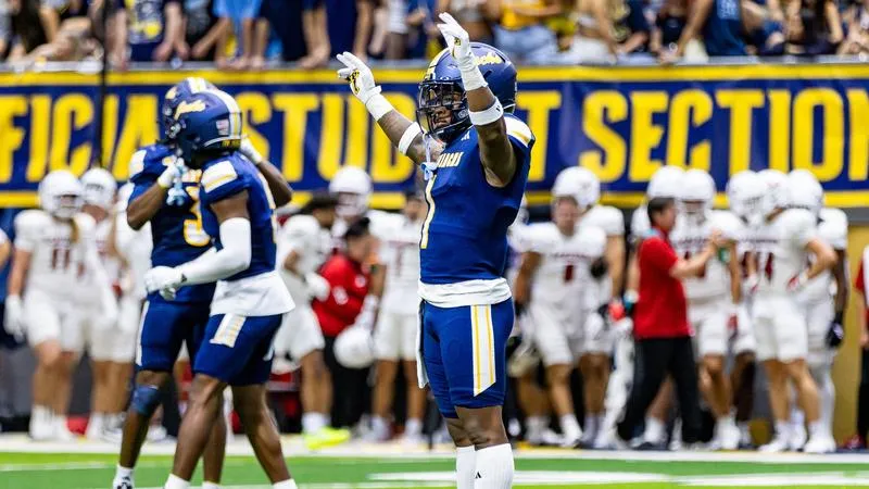 No. 24/23 Lumberjacks Host UIW for Family Weekend, Hall of Fame Game