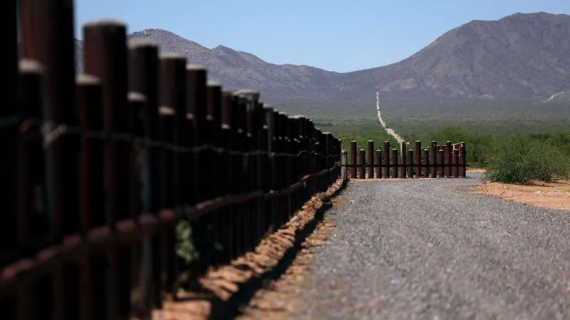 Appeals court rejects challenge to Arizona's new border policing law