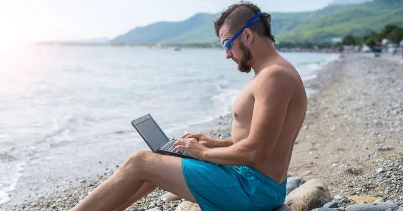 New survey reveals most Americans work during vacations