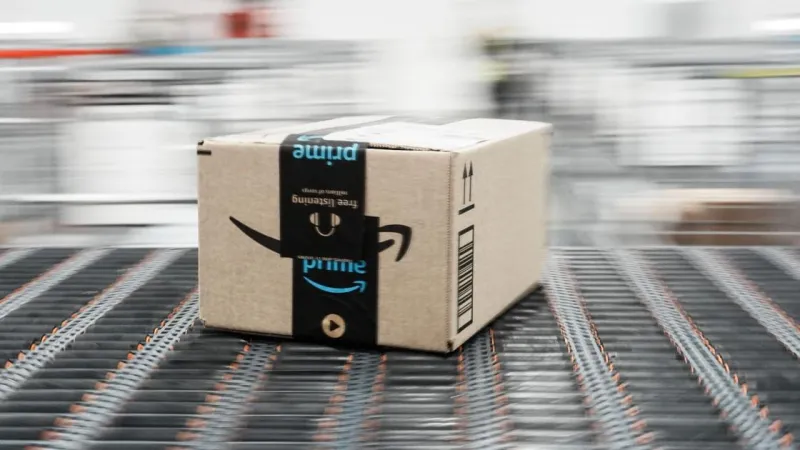 Amazon worker dies after collapsing at Arizona facility