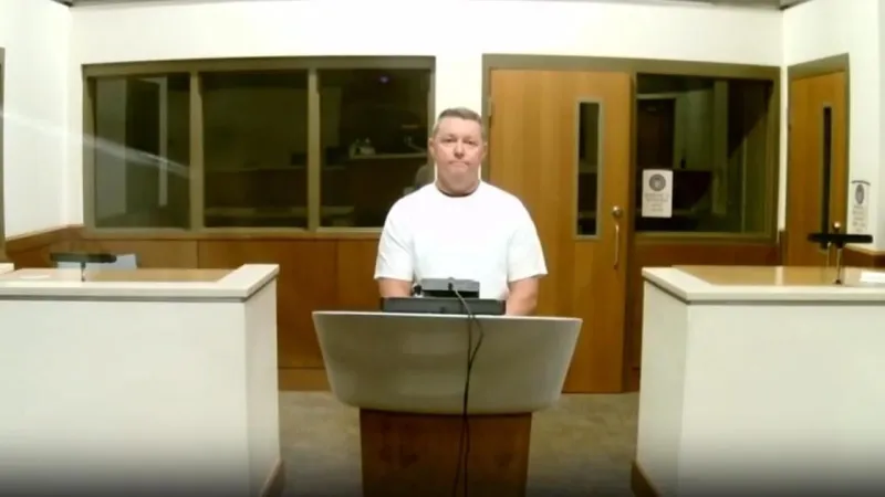 AZ police official held in teen sex-exploitation case