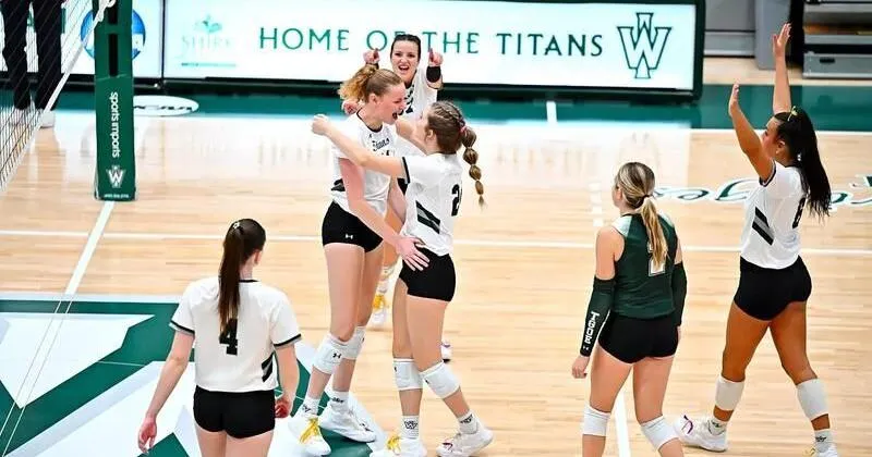 Whitaker and Palmer lead Titans past Wittenberg in four