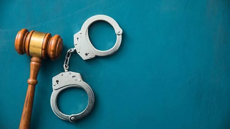 Arizona felon bought houses, Rolls Royce by bilking Medicaid, indictment says