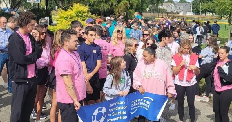 Bloomington's Out of the Darkness suicide walk draws hundreds