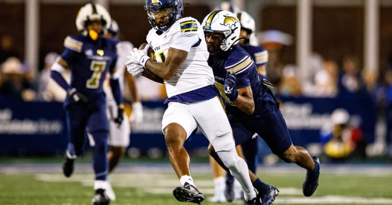 NAU football crumbles in red zone; falls to battered No. 1 Montana State