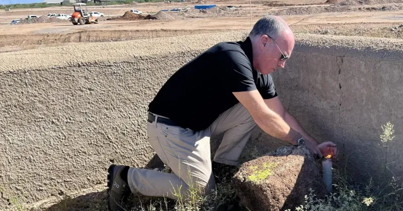 Descendant visits pioneer's Sahuarita grave, vows to keep remains undisturbed