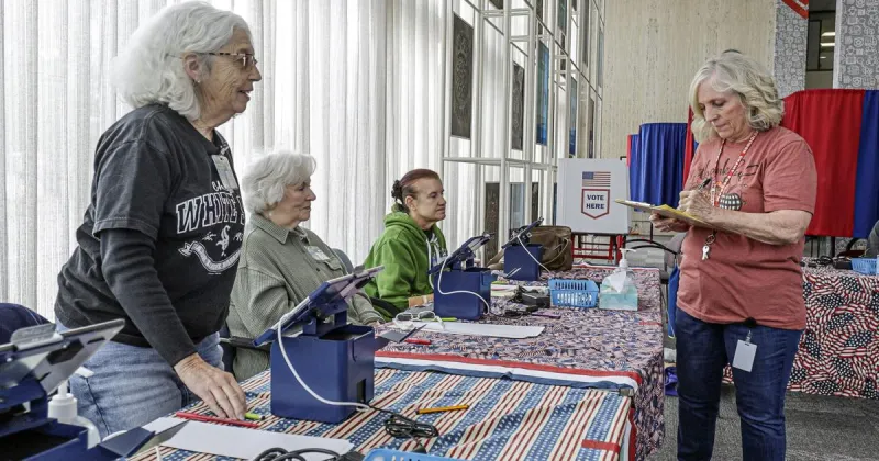 'Their voices are heard': Early voting starts strong in Bloomington, McLean County