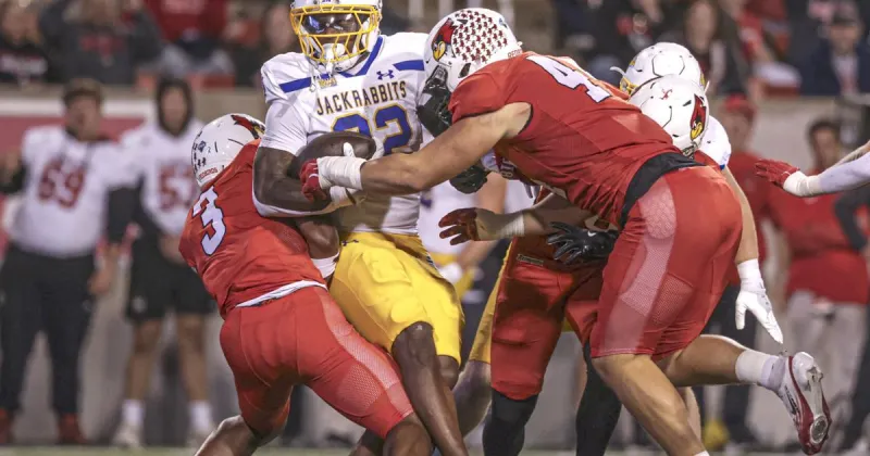 South Dakota State seizes control late to vanquish Illinois State