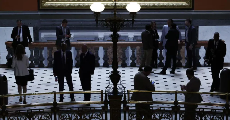 Illinois' acting legislative ethics watchdog warns lawmakers on sexual harassment: 'Someone always knows'