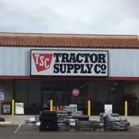 No bomb found after woman's mental crisis at Tractor Supply