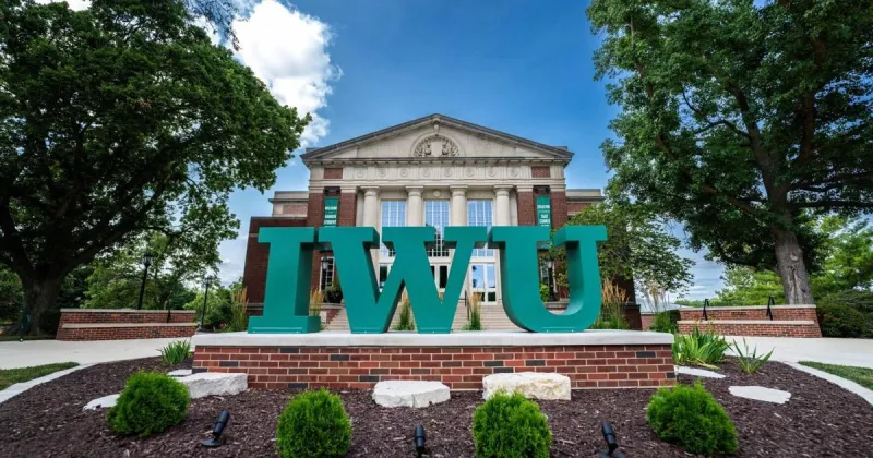 Illinois Wesleyan earns national recognition in college rankings
