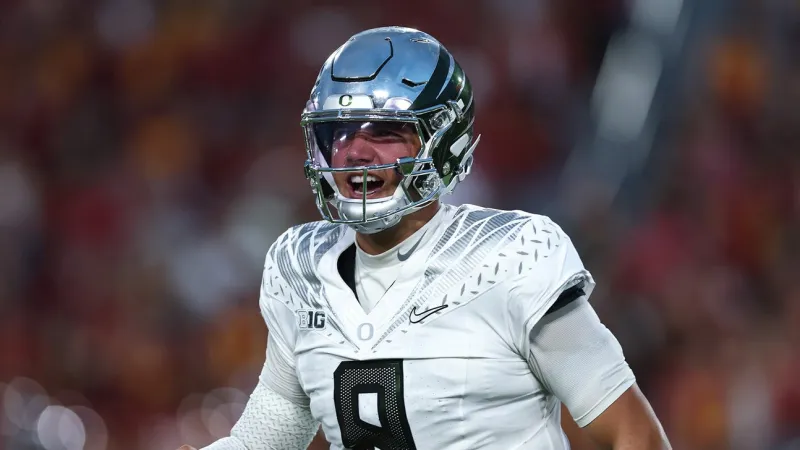 Oregons' Dylan Raiola To Make First Start For Ducks Against No. 21 UCLA