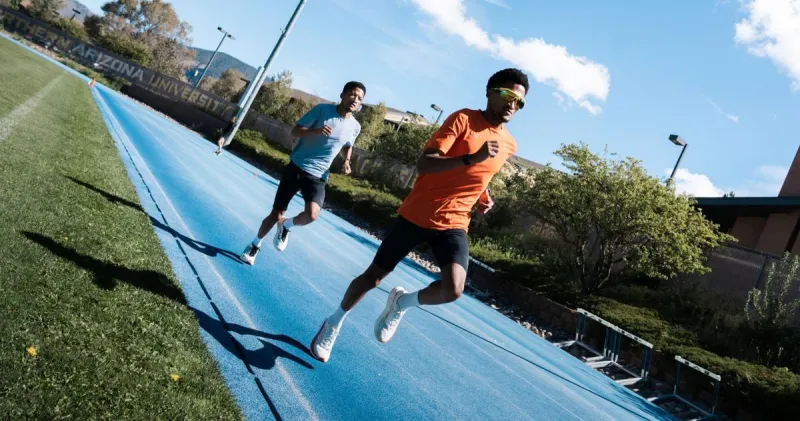 Flagstaff brothers Adrian, Nadeel Wildschutt run Chicago Marathon together