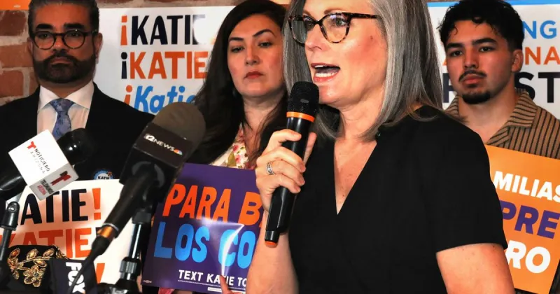 Millions flow through campaign committees in Arizona governor's race
