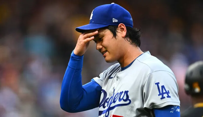 Dodgers' Shohei Ohtani Exits Early Against Pirates Due to Left Knee Inflammation