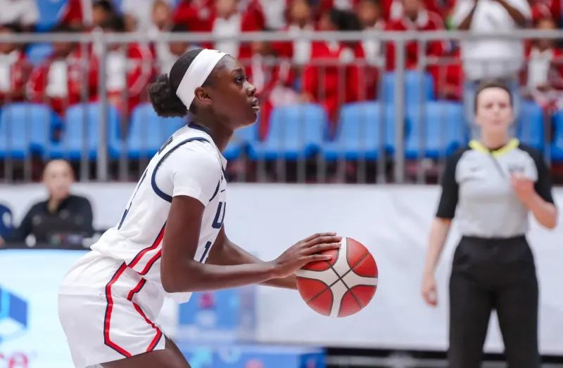 Top high school recruit Eve Long chooses Notre Dame over UConn women's basketball