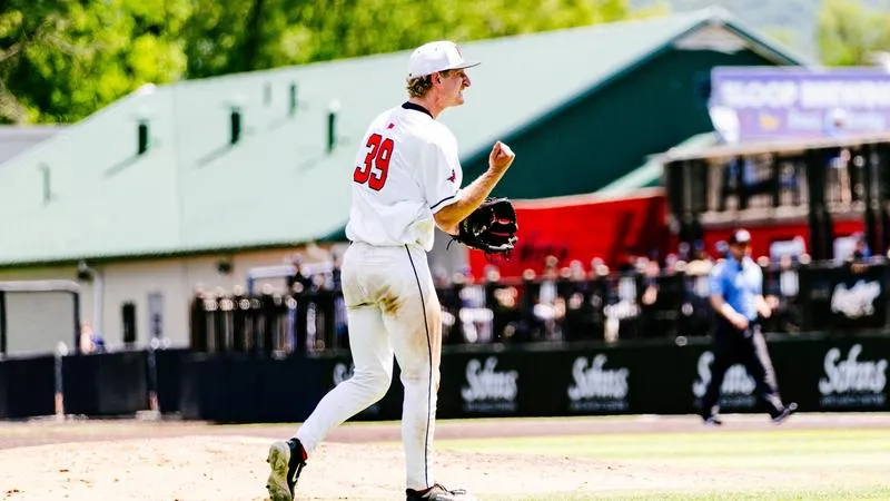 Alekson Goes the Distance; Stags Advance in MAAC Championships