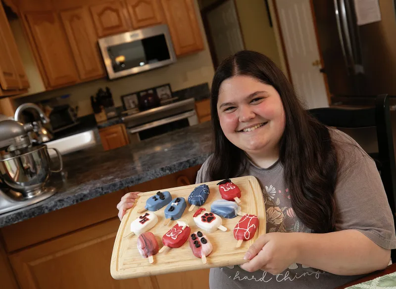 'A small impact': Monroe paraprofessional launches custom cake pop business from her home