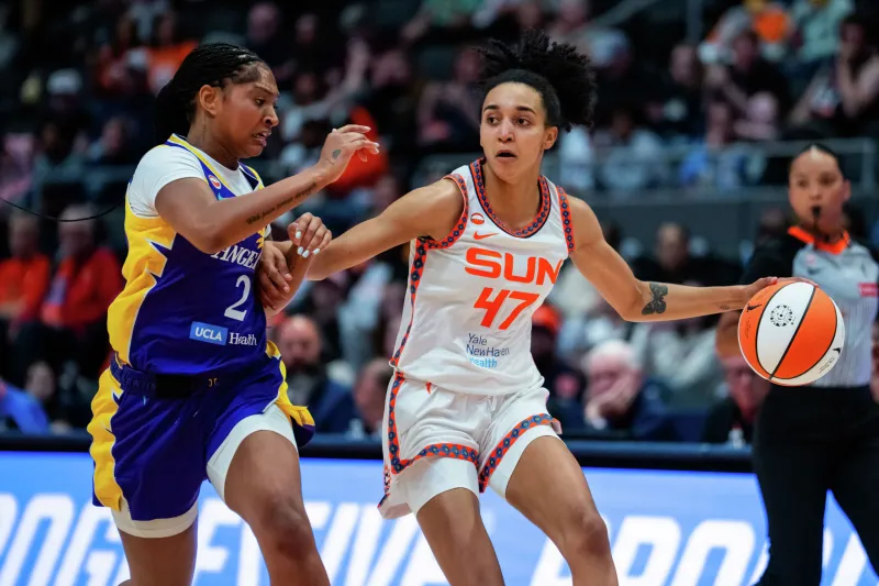 Connecticut Sun defeat Los Angeles Sparks in first return to Hartford, thanks to Aneesah Morrow