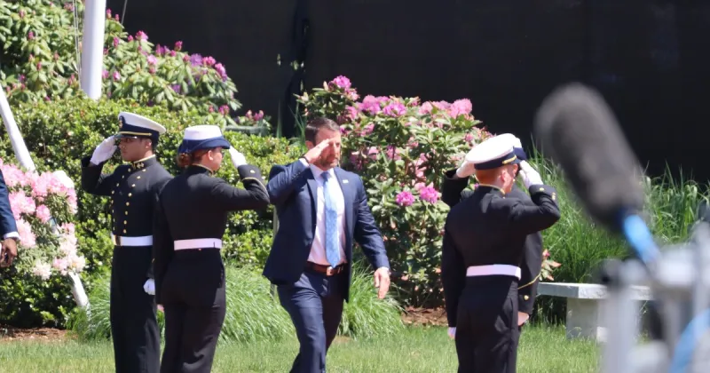 Sen. Murphy clashes with DHS Secretary Mullin over court orders