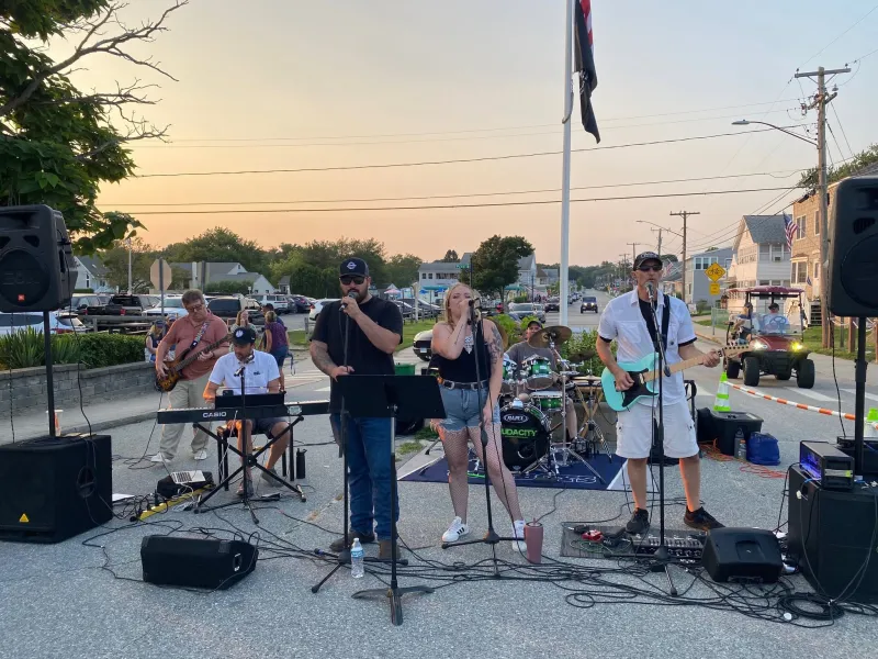 This Week's Lineup: Two Free Summer Concerts Bring Rock and Country to Old Lyme