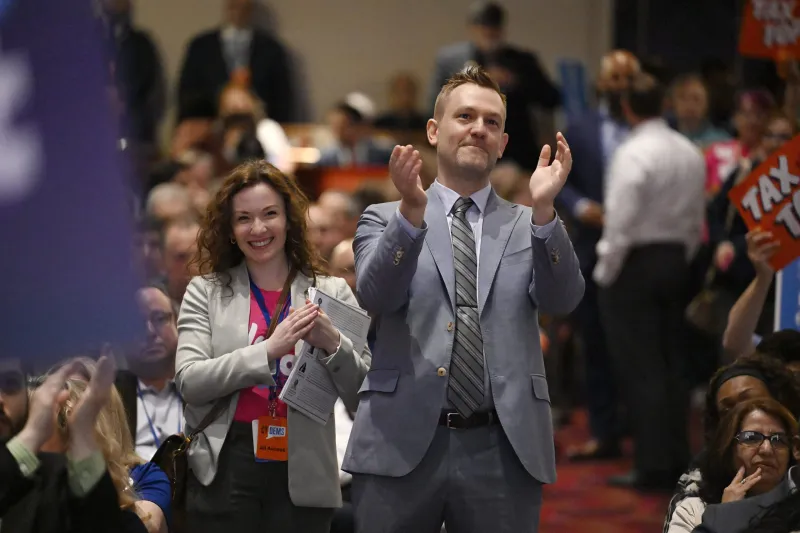 Josh Elliott brings 'black sheep' instinct to gubernatorial challenge