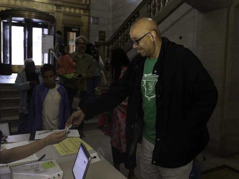 Historic site defaced, senator's populist pitch and tourists abound: CT politics news