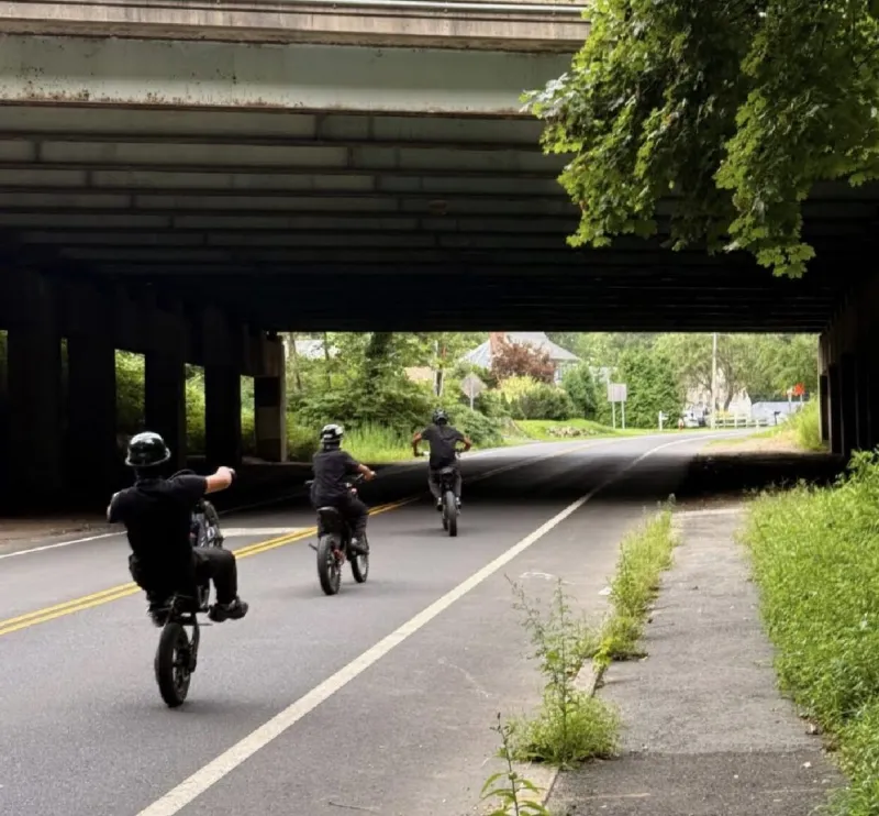 Greenwich Police urge Precautions to Avoid Injuries on E-Bikes and E-Scooters
