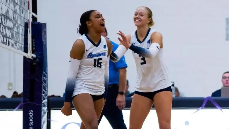SCSU Volleyball Opens 2026 With Two Wins on Day One in Florida